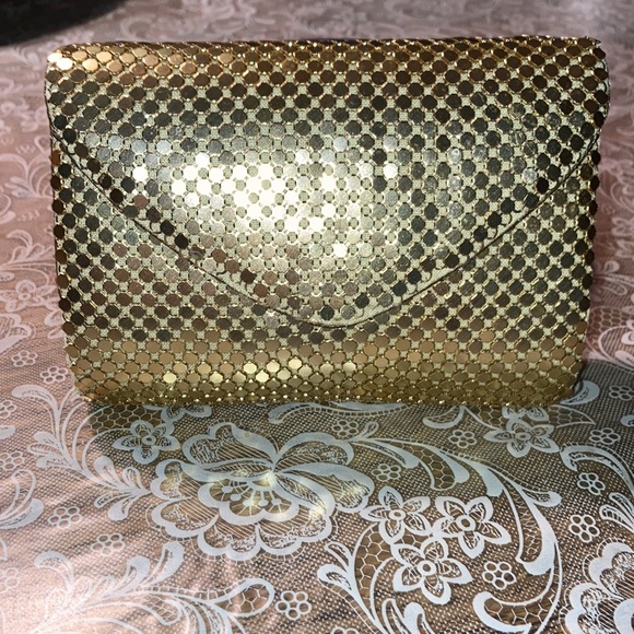 GT metallic evening bag 5 3/4” x 4” w/19” x 2 metallic strap worn in/out. $8 - Picture 5 of 9